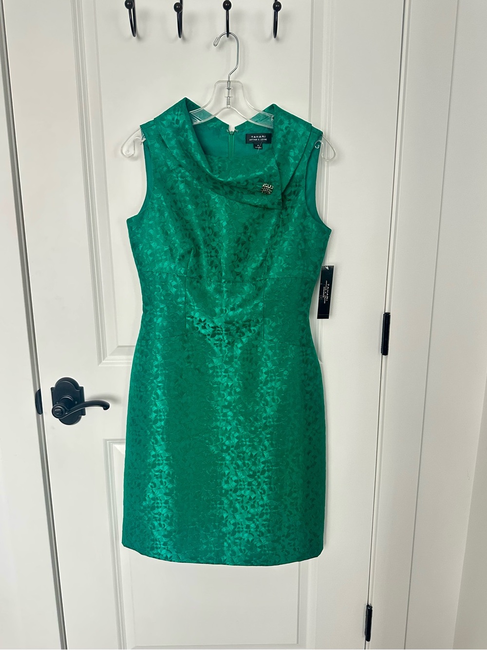 Tahari ASL Emerald Green Sleeveless Jacquard Sheath Dress